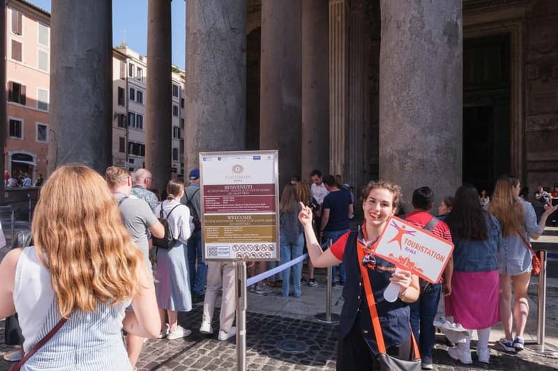 Rome: Guided Walking Tour and Pantheon Priority Entry Ticket - Entering the Pantheon and looking up