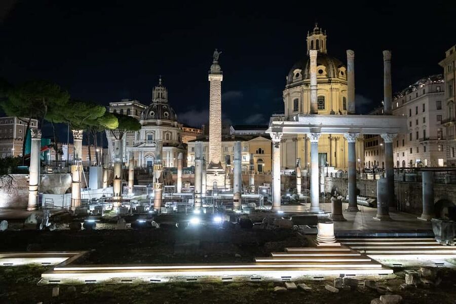 Rome: Moonlight Guided Walking Tour – Free for Kids - Galleria Sciarra and the quieter side of central Rome