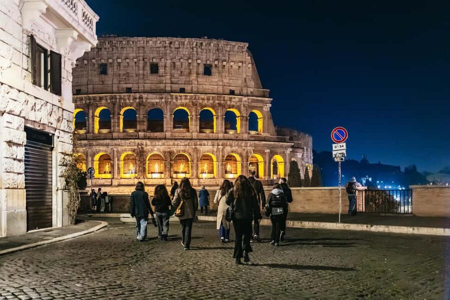 Rome: Small-Group City Highlights Moonlight Walking Tour - Key things to know before booking