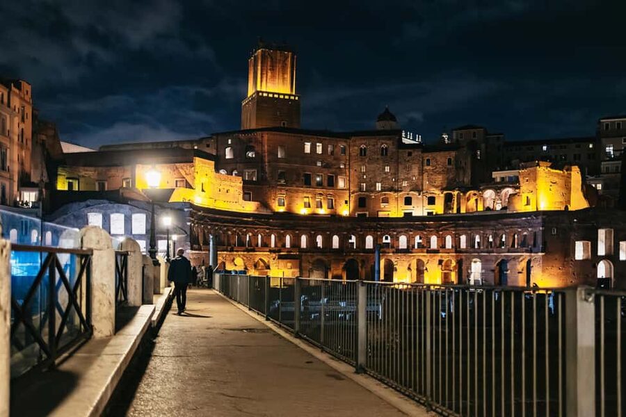 Rome: Small-Group City Highlights Moonlight Walking Tour - Piazza Navona begins with ancient sport and Baroque drama