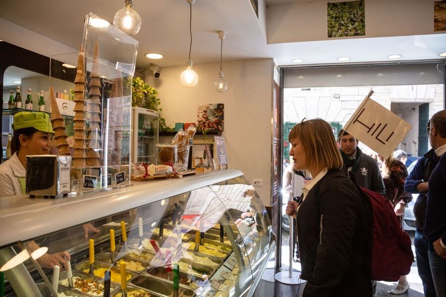 Rome: Trastevere & Campo de Fiori Street Food Walking Tour - Campo de’ Fiori after the food stops