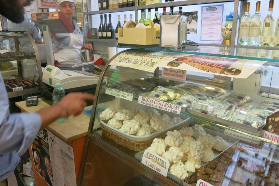 Rome Trastevere Walking Food Tour - What the guides add beyond the food