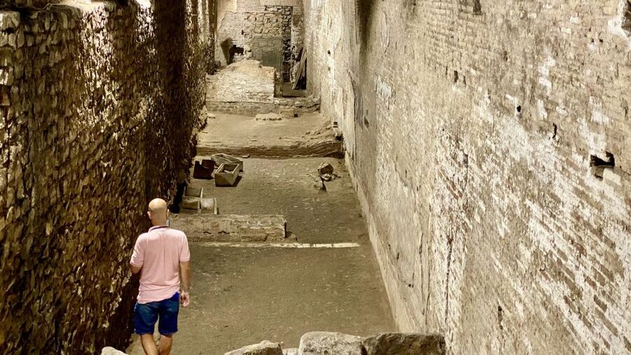 Rome: Underground Trastevere Guided Walking Tour - Who should book this two-hour experience