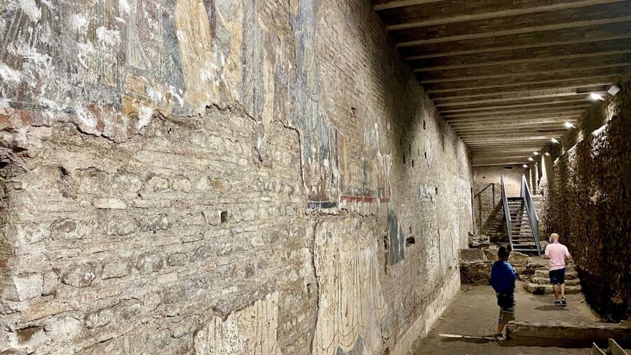 Rome: Underground Trastevere Guided Walking Tour - Price, pace, and what you receive for $75