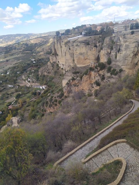 Ronda: 2-Hour Private Walking Tour - Alameda del Tajo and the first mountain views