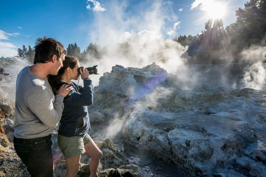 Rotorua: Hell's Gate Geothermal Walk - Hell’s Gate’s bubbling entrance to Rotorua