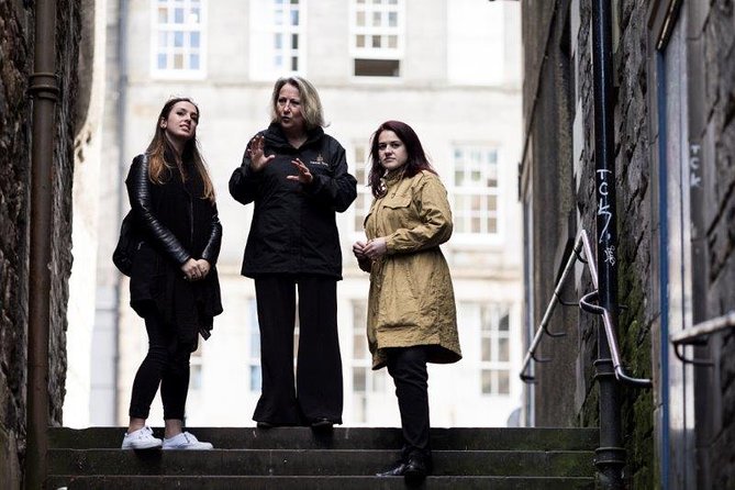 Royal Mile and Edinburgh Castle - Small Group Walking Tour - John Knox House and the Royal Mile’s narrow passages