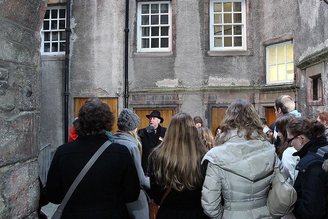 Royal Mile and Edinburgh Castle - Small Group Walking Tour - The guides make or break the experience