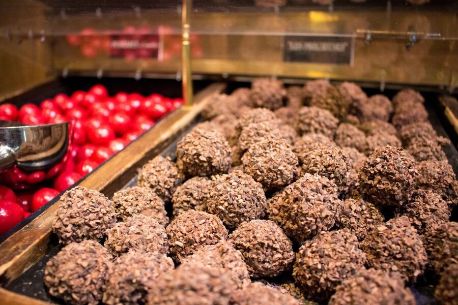 Saint-Germain-des-Prés: Pastry and Chocolate Walking Tour - Why Saint-Germain-des-Prés works so well for a food walk