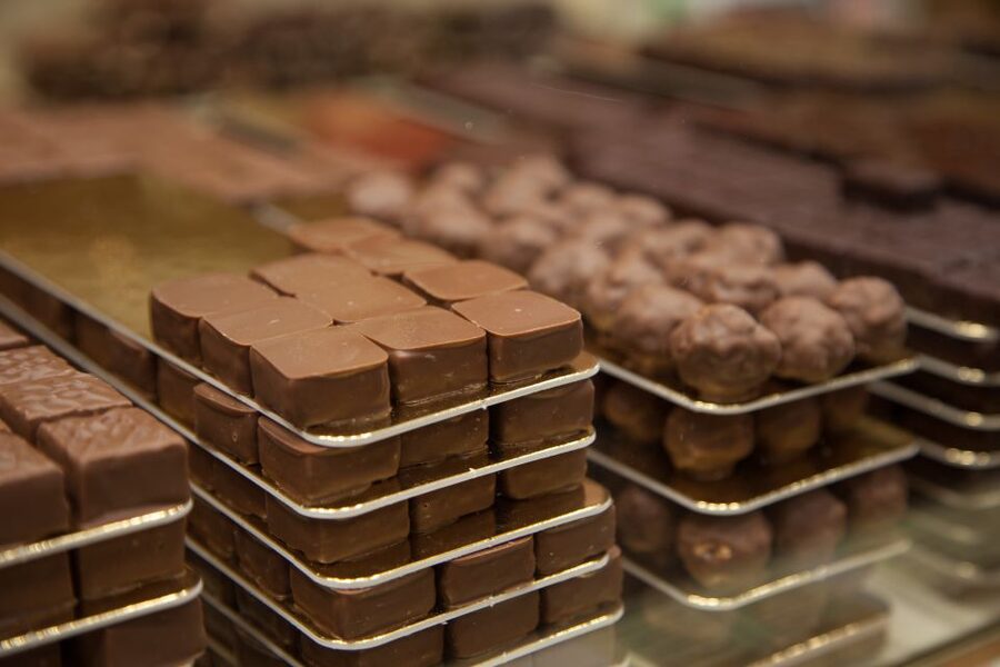 Saint-Germain-des-Prés: Pastry and Chocolate Walking Tour - What families and mixed-age groups should know