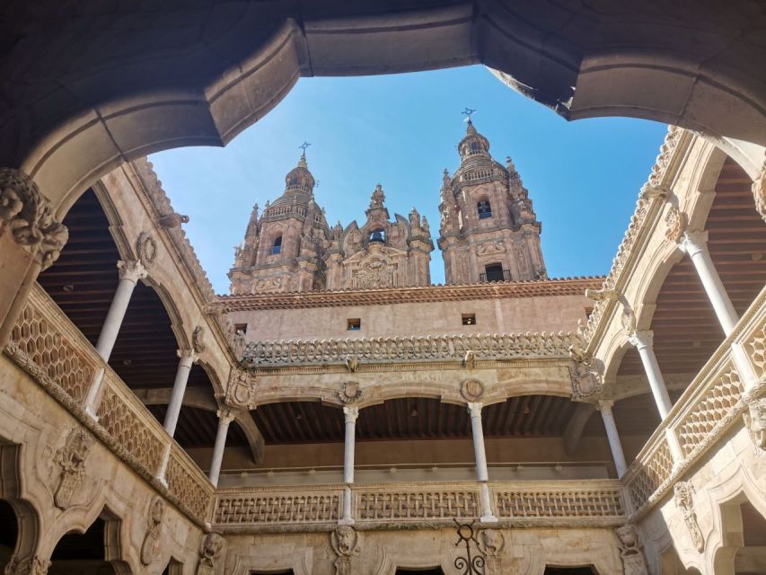 Salamanca: Monuments and Landmarks Guided Walking Tour - Starting under the clock in Plaza Mayor