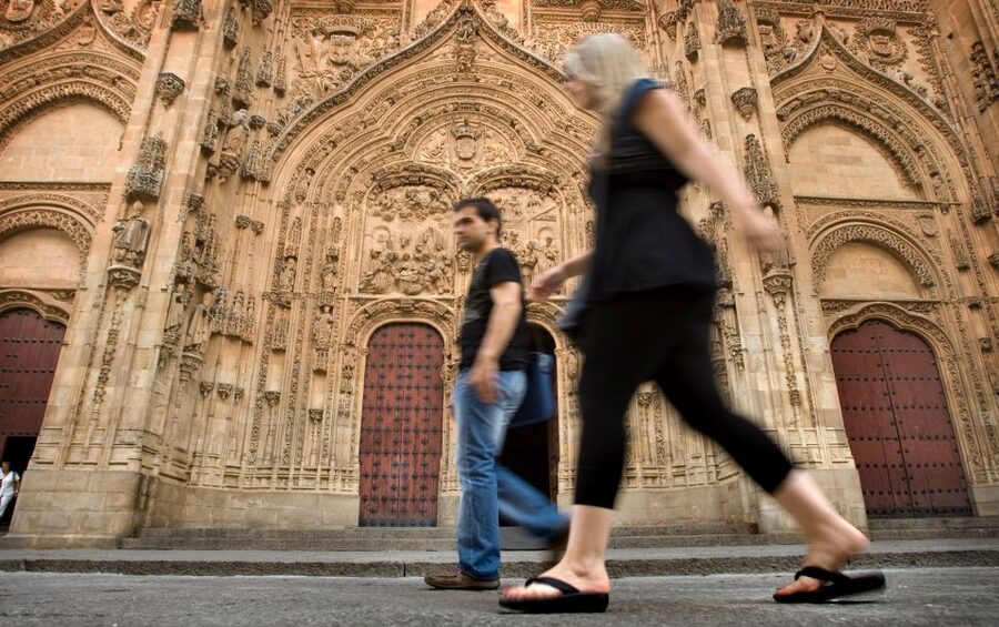 Salamanca Sightseeing Walking Tour with Local Guide. Spanish - Starting at Plaza Mayor