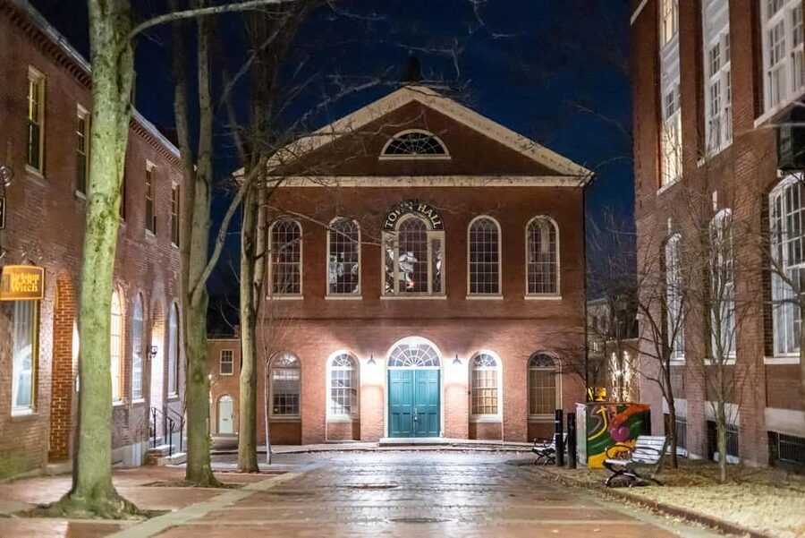 Salem: Ghosts, Witches, & Warlocks Guided Walking Tour - Key points to know before you book