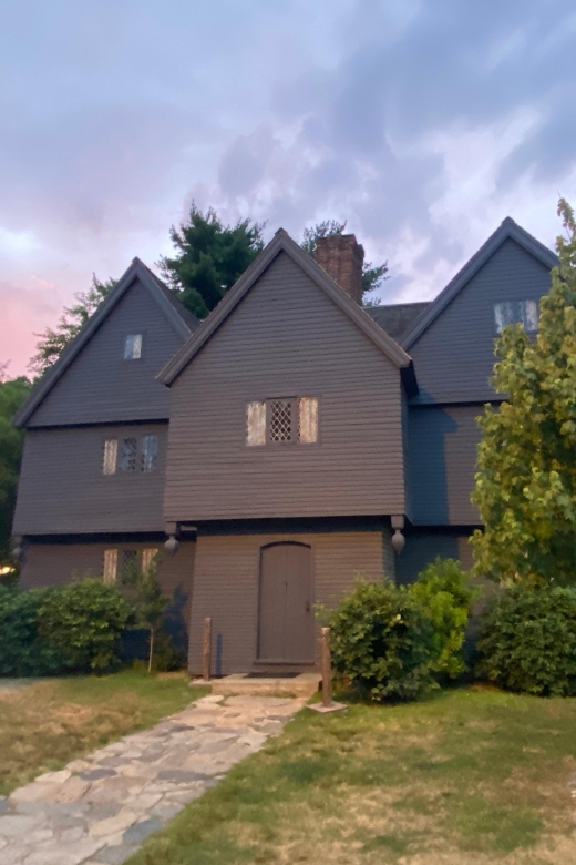 Salem, MA: History and Hauntings Guided Walking Tour - Chestnut Street and 300 years of architecture