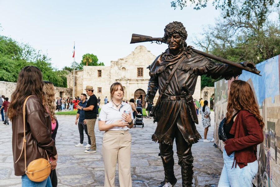 San Antonio: Small Group Night Tour with River Walk Cruise - Should You Book It?