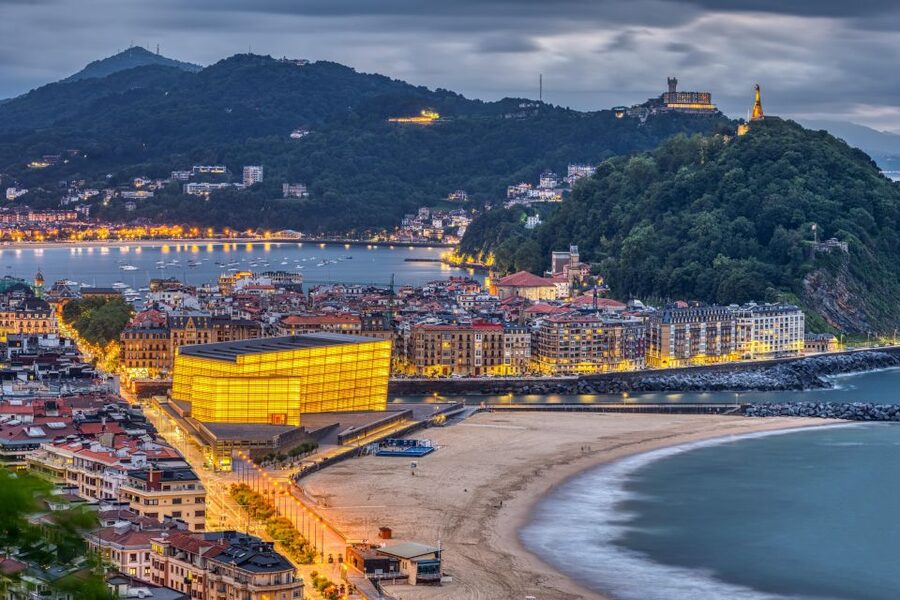 San Sebastian: City Highlights Guided Walking Tour - Plaza de la Constitución and the story of the Old Town