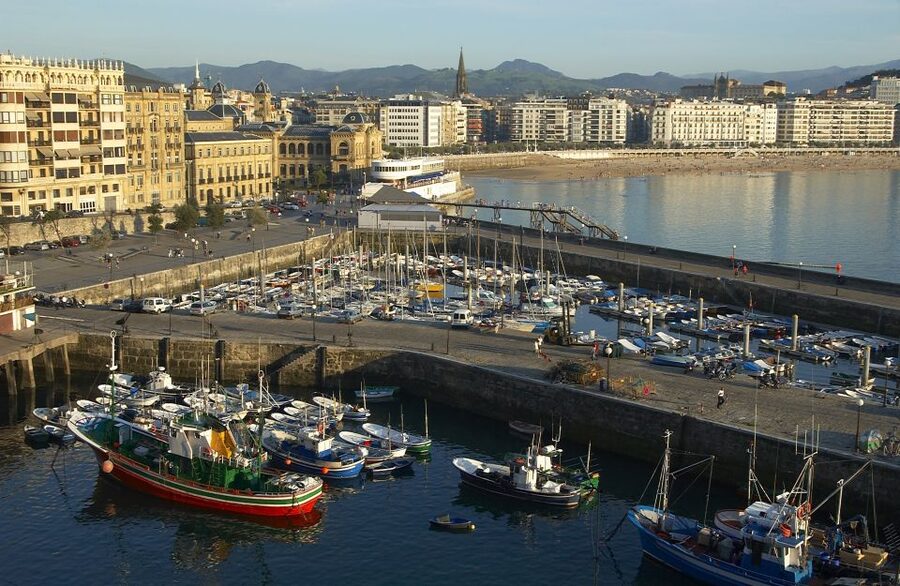 San Sebastian: Walking Tour with Pintxo and Drink - Who should book this walk?