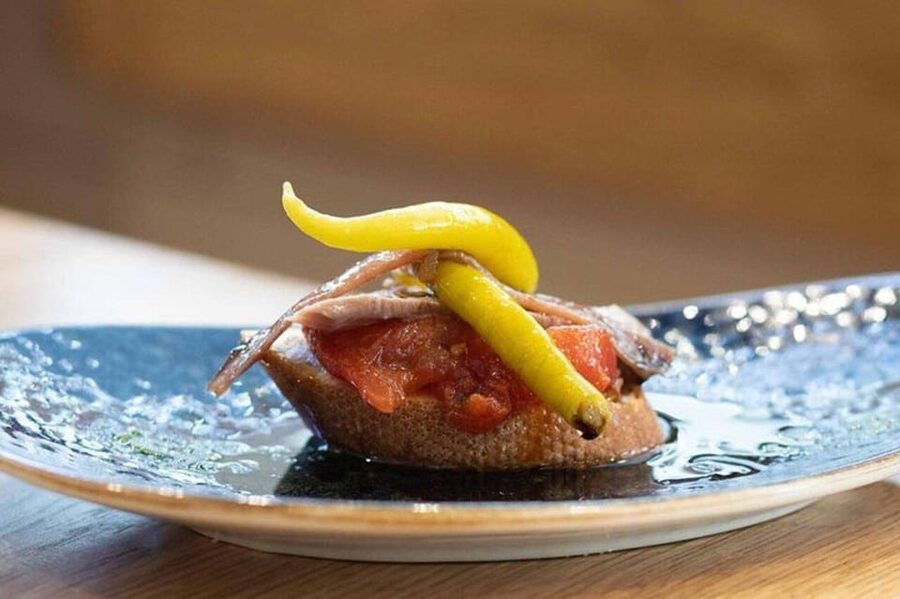 San Sebastian: Walking Tour with Pintxo and Drink - Buen Pastor Cathedral and the Belle Époque centre