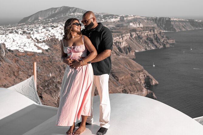 Santorini: Customized Private Photoshoot Walk in Oia - Morning, afternoon, and sunset choices