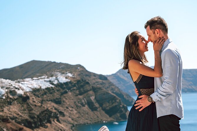 Santorini: Customized Private Photoshoot Walk in Oia - The edited gallery and what you receive