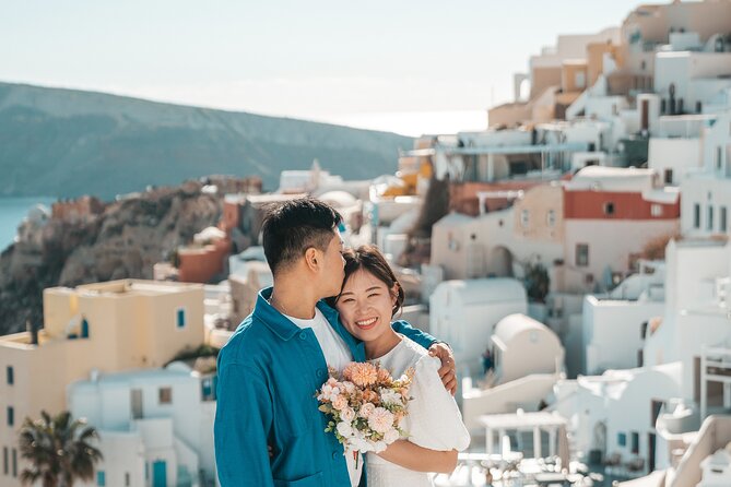 Santorini: Customized Private Photoshoot Walk in Oia - Who should book this experience