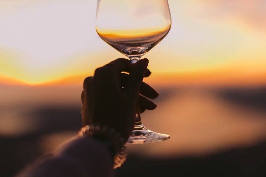 Santorini: Sunset Walking Tour with Local Food and Drinks - Why this Santorini food walk works so well