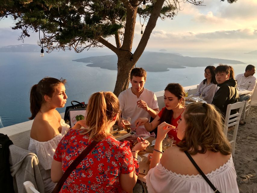 Santorini: Sunset Walking Tour with Local Food and Drinks - Souvlaki, the practical Greek classic