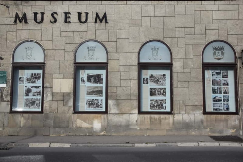 Sarajevo: Grand Walking Tour Through Time and Cultures - Gazi Husrev-beg Mosque and the Meeting of Cultures