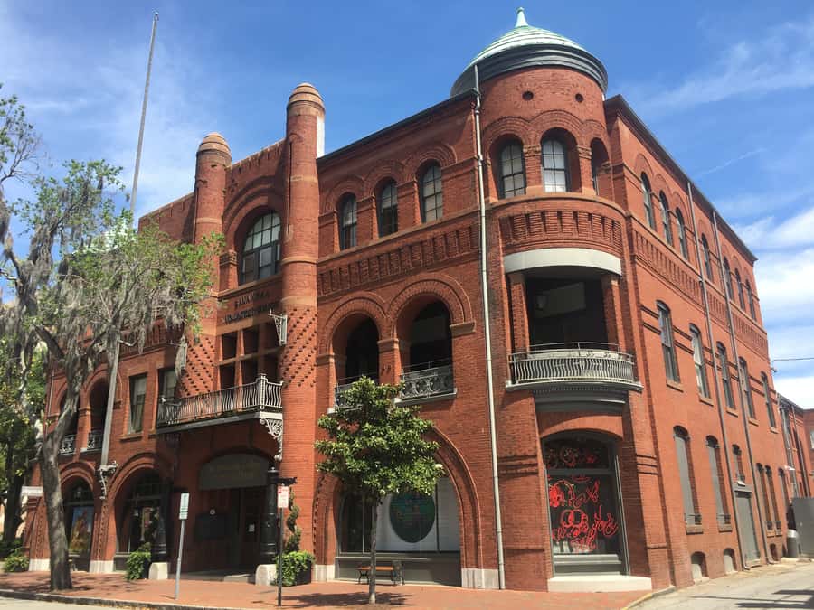 Savannah: Highlights Off the Beaten Path Guided Walking Tour - The Jingle Bells church and SCAD