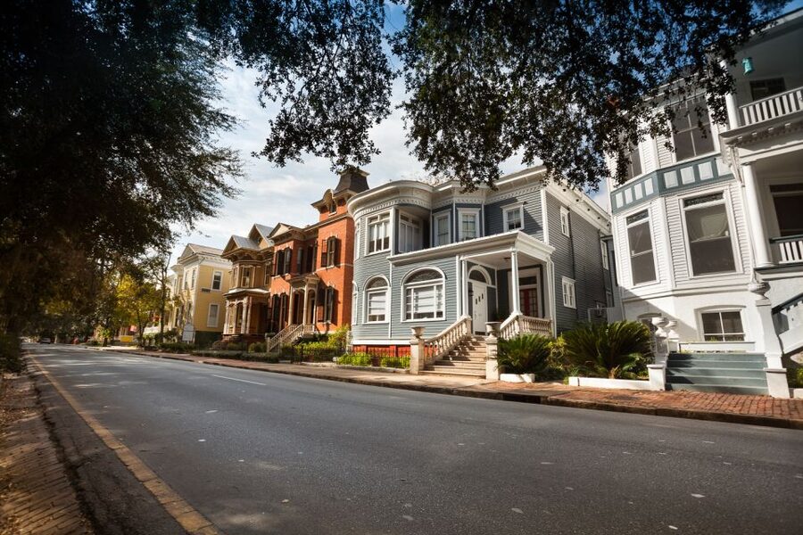 Savannah: History and Culture Walking Tour - Modern Savannah, restaurants, shops, and useful advice