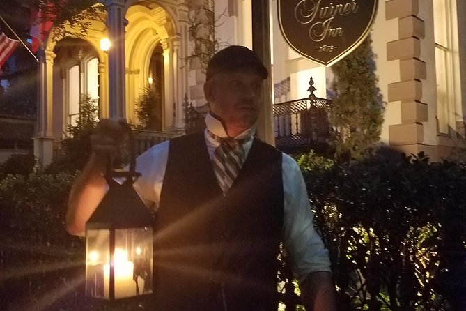 Savannah History and Haunts Candlelit Ghost Walking Tour - The route rewards listeners, not speed walkers