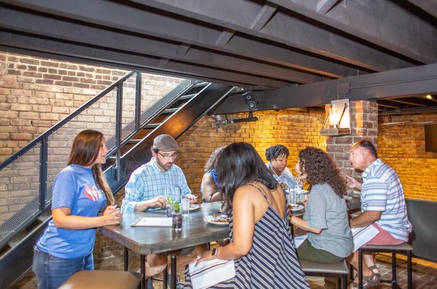 Savannah: Local Favorites Walking Food Tour - The guides make a real difference