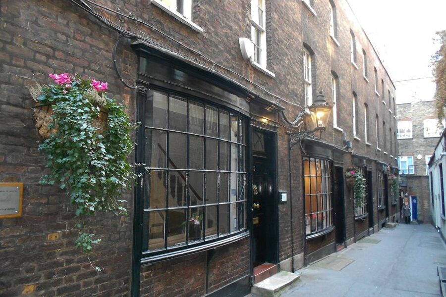Secrets of London Walking Tour - The tiny police station most people miss