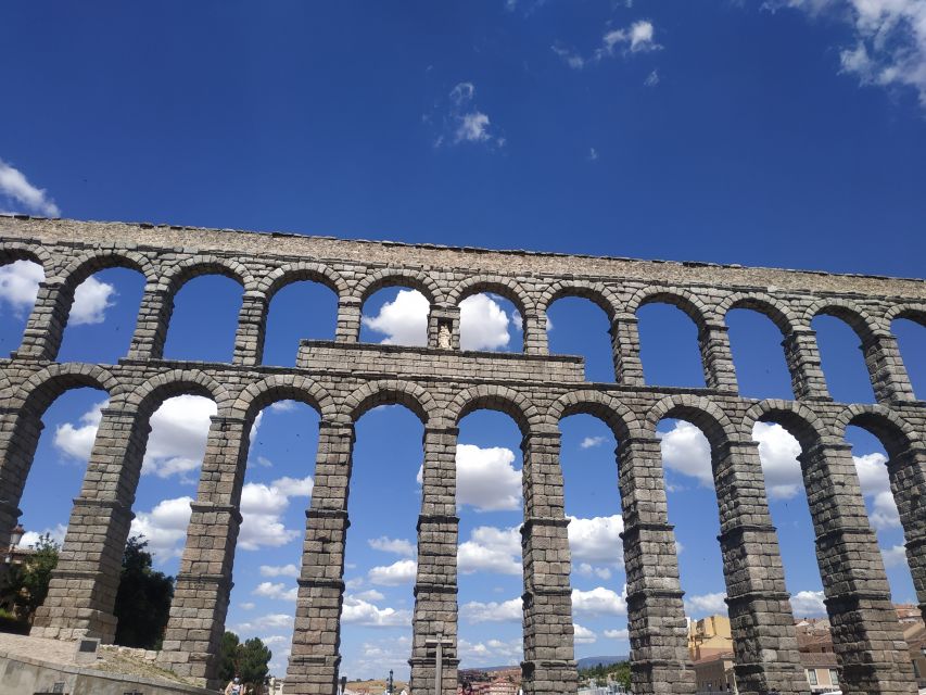 Segovia: Guided Walking Tour with Alcázar Entry - Casa de los Picos and Segovia’s noble houses