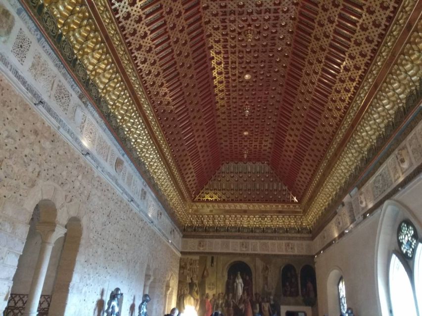 Segovia: Guided Walking Tour with Cathedral & Alcázar Entry - Casa de los Picos and Segovia’s Old Streets