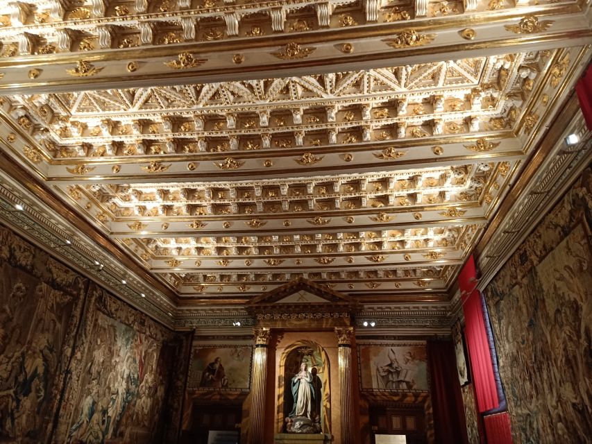 Segovia: Guided Walking Tour with Cathedral & Alcázar Entry - Language, Pace, and Accessibility