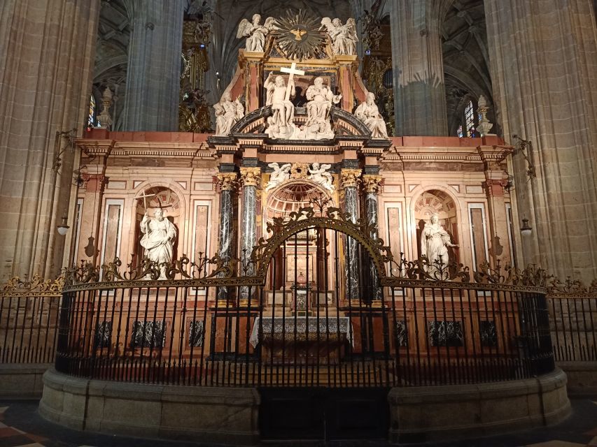 Segovia: Guided Walking Tour with Cathedral & Alcázar Entry - Practical Tips Before You Go