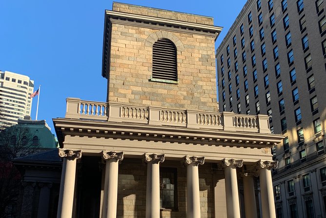Self Guided Classic Freedom Trail Location Aware (GPS) Walking Audio Tour - From the Green Dragon to the old harbor stories