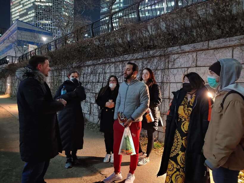 Seoul: Dark Side of the City and Ghost Stories Walking Tour - What makes the guides effective