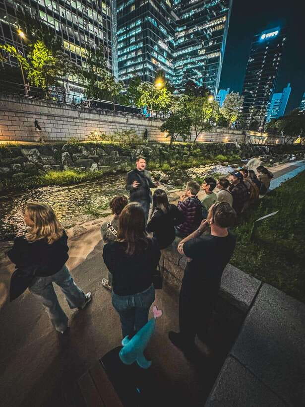 Seoul: Dark Side of the City and Ghost Stories Walking Tour - Standard route or 2.5-hour extended tour?