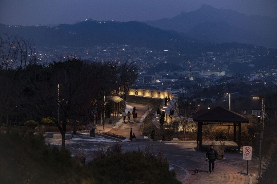 Seoul: Nighttime Hidden Gems Walking Tour - Key points at a glance