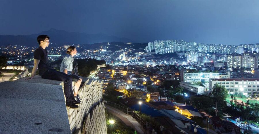 Seoul: Nighttime Hidden Gems Walking Tour - Marronnier Park and the climb into Ihwa-dong