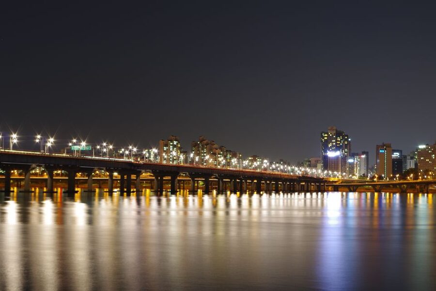 Seoul: Private Walking Tour with a Local - Palaces, hanok lanes, and traditional Seoul