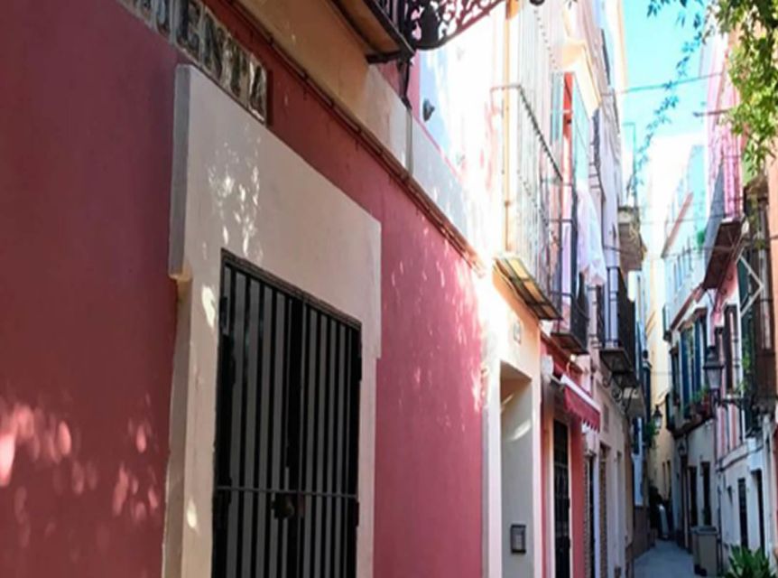Seville: 1-Hour Walking Tour Barrio de Santa Cruz - Is $18 a fair price?