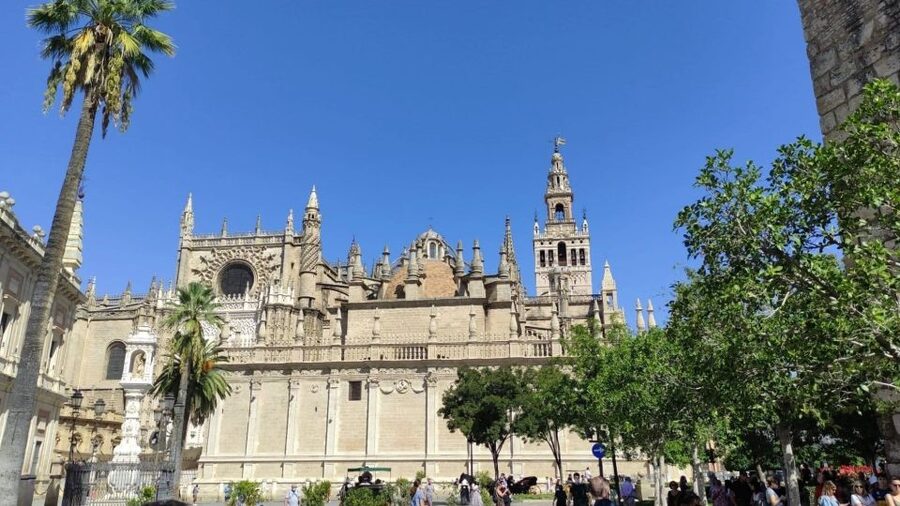 Seville: Guided Walking Tour with Optional Breakfast - Puerta de Jerez and the old Tobacco Factory
