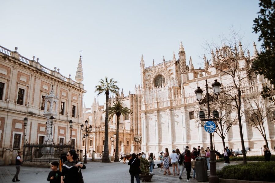 Seville Jewish Quarter walking tour: Santa Cruz District - Plaza de la Alianza and the shape of old Seville