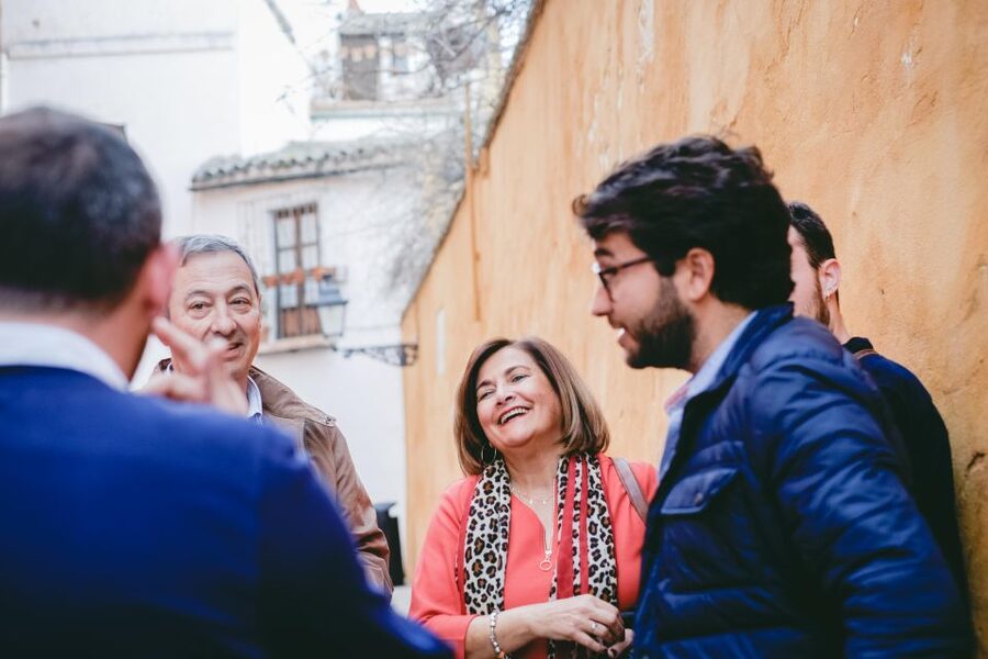 Seville: Small-Group Jewish Quarter Discovery Walking Tour - How the guides shape the experience