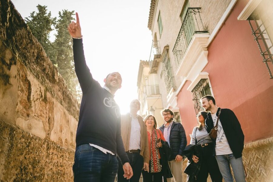 Seville: Small-Group Jewish Quarter Discovery Walking Tour - Plaza de Doña Elvira and the old street pattern
