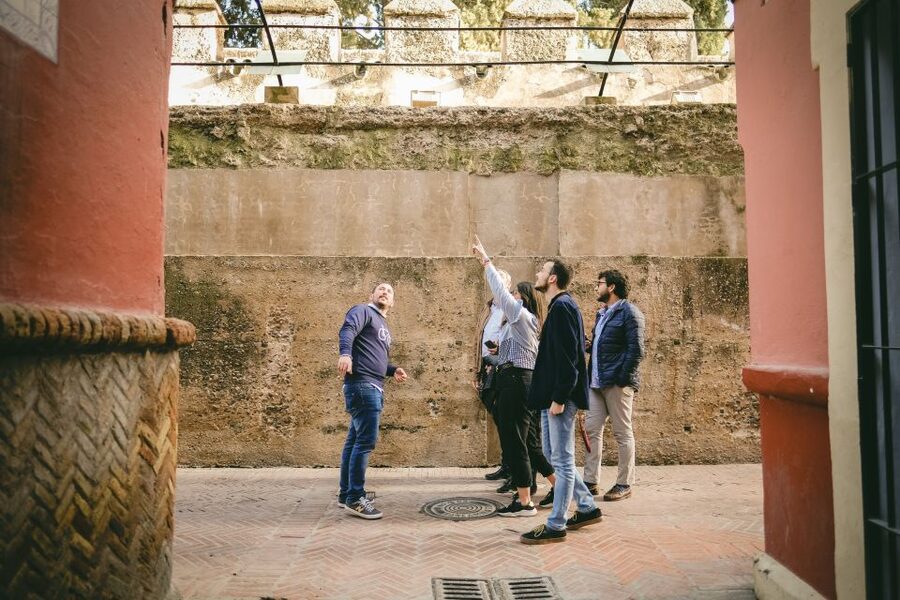 Seville: Small-Group Jewish Quarter Discovery Walking Tour - Santa Cruz Square and former synagogue locations