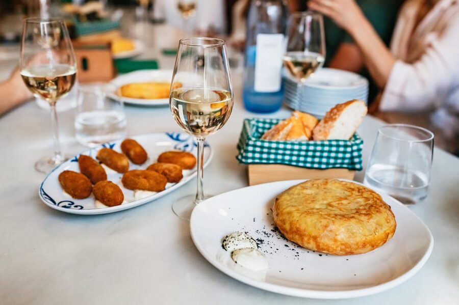 Seville: Tapas, Taverns and History Guided Walking Tour - Should you book the Seville tapas tour?